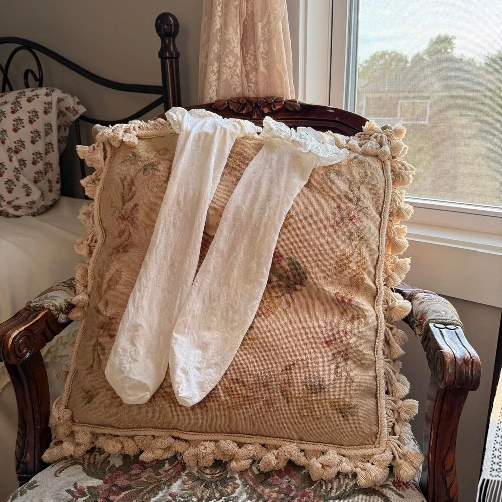 Vintage Lace Stockings  40s - 50s vintage one size white ivory stockings